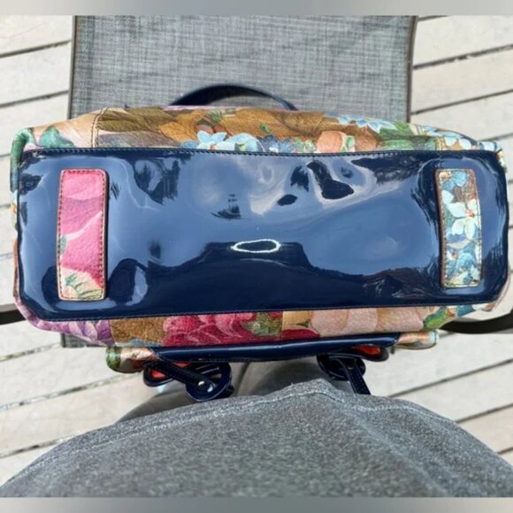 Sharif Floral Floral Shoulder Bag with Black  Patent Trim - EUC - Picture 7 of 11